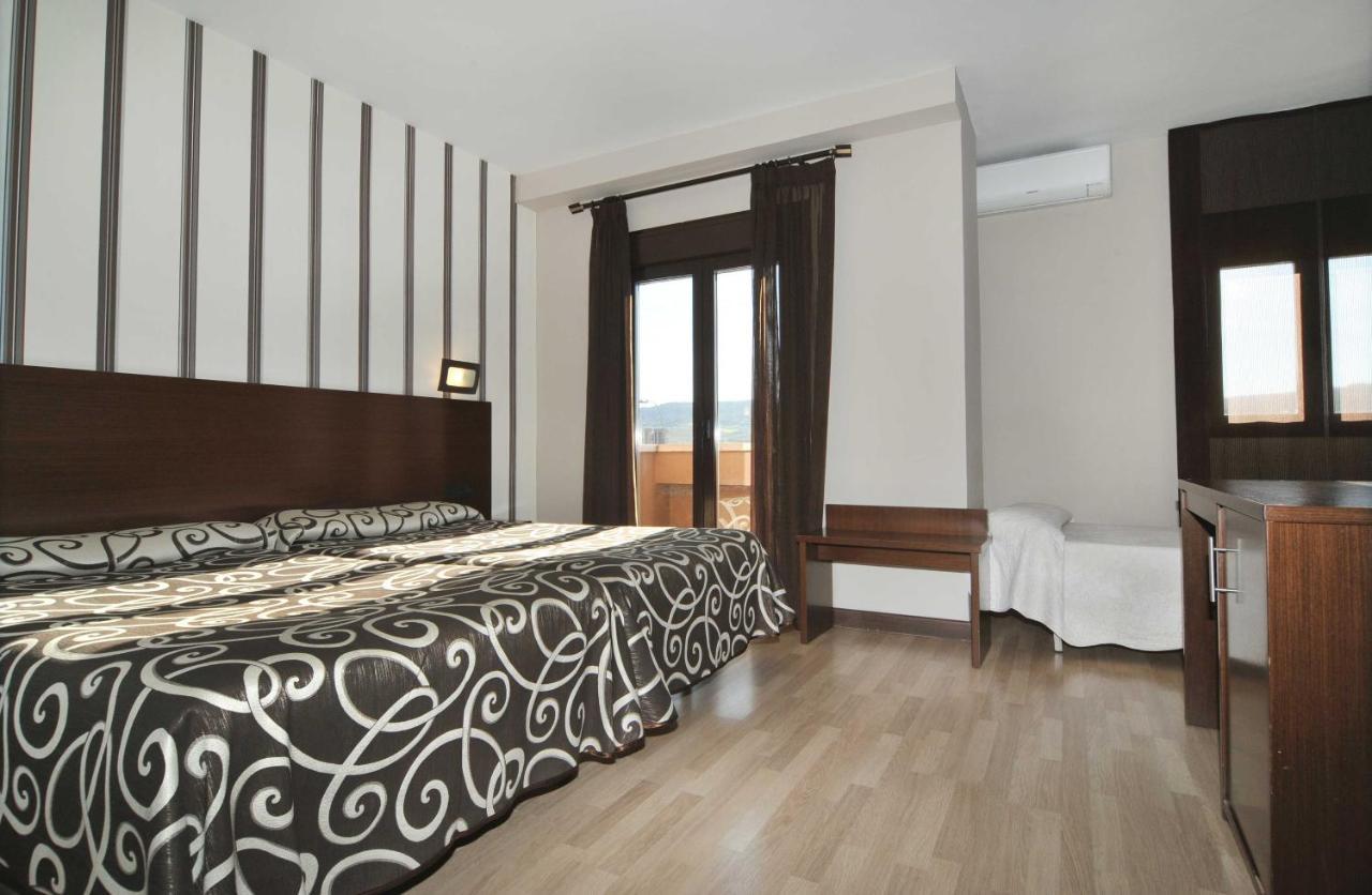 Hotel Ciudad De Plasencia Exterior foto